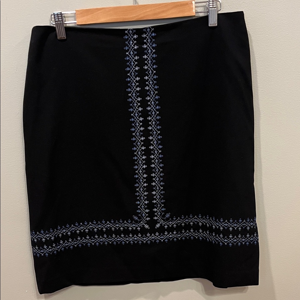 Ann Taylor Black Skirt with Blue Embroidery Size 12 - Picture 1 of 5